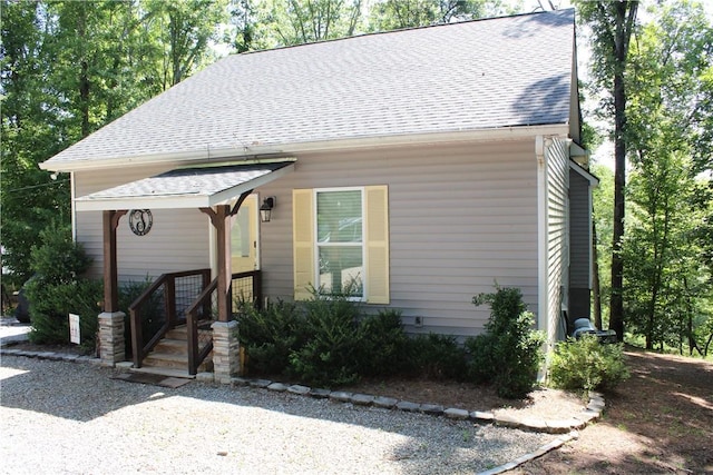 346 Waverly Ln, Jacksons Gap, AL 36861 - view of front facade with a shingled roof