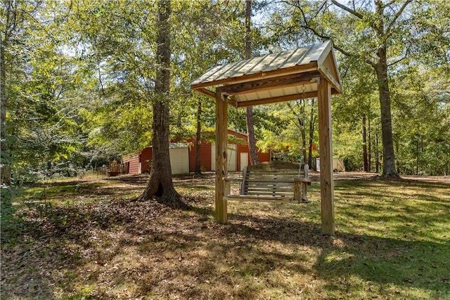 view of yard with a shed