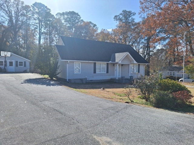 view of front of property