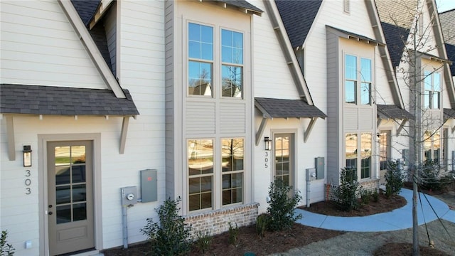305 Northgate Blvd, Auburn, AL 36830 - entrance to property with roof with shingles