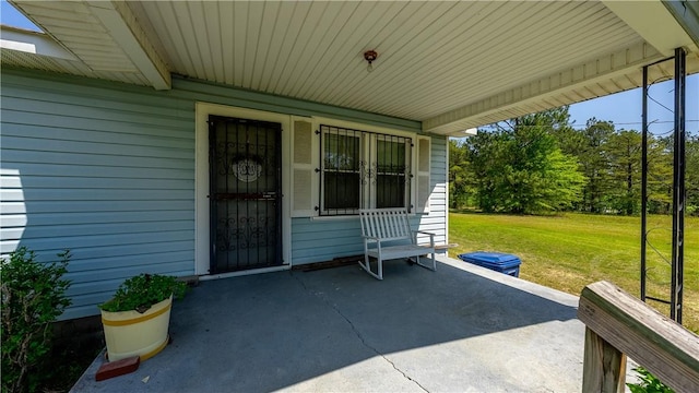view of patio featuring covered porch