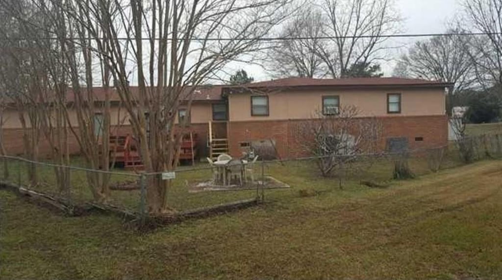 30 Bay St, Tuskegee, AL 36083 - back of property
