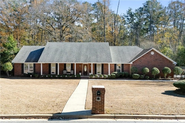 view of front of home with a front lawn