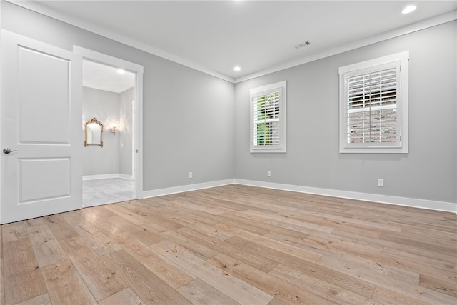 unfurnished bedroom featuring visible vents, light wood-style flooring, recessed lighting, and baseboards