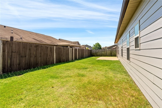 2711 Tara Ct, Opelika, AL 36804 - fenced backyard with a patio