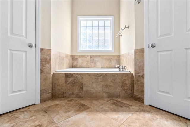 1817 Roanoke Ln, Auburn, AL 36830 - bathroom with a garden tub