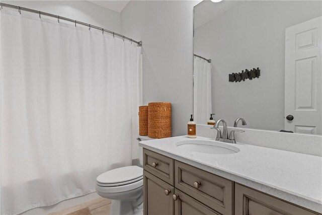 1630 Academy Dr Unit 402, Auburn, AL 36830 - full bath featuring vanity and shower / tub combo with curtain