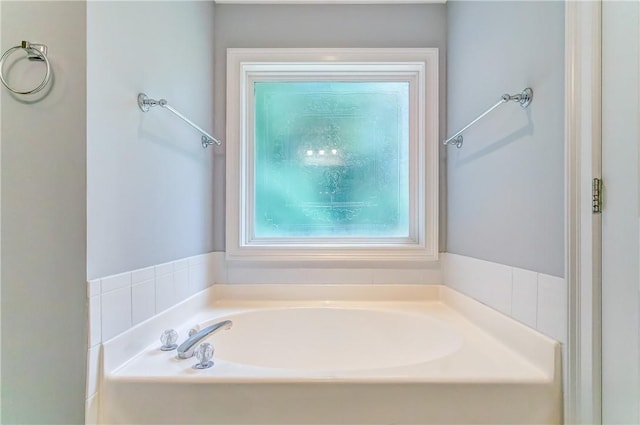 2331 Morgan Dr, Auburn, AL 36830 - full bath featuring a garden tub