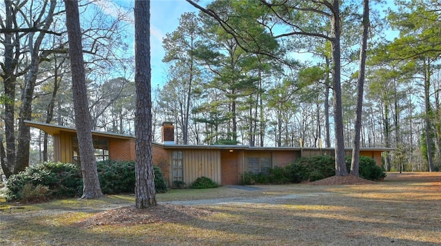 view of front of property