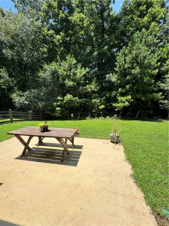 1521 Reynolds Dr, Auburn, AL 36830 - view of home's community with a patio area