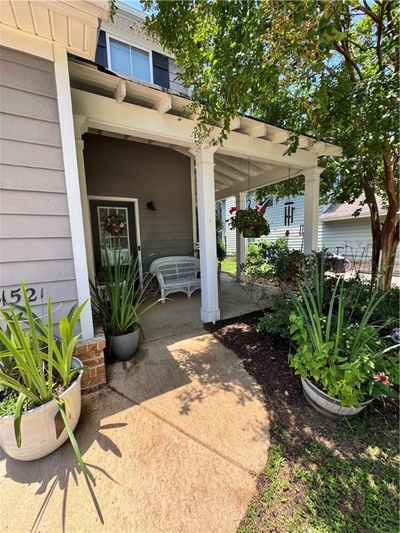 1521 Reynolds Dr, Auburn, AL 36830 - view of covered porch