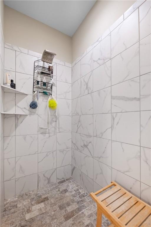 1195 Southridge Ct, Auburn, AL 36830 - bathroom with tiled shower