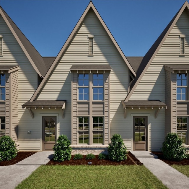 view of front of house featuring a front yard