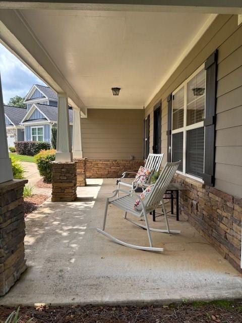 1201 Live Oak Cir, Opelika, AL 36801 - view of porch