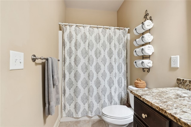 1107 Hampstead Ln, Opelika, AL 36801 - full bathroom featuring toilet, curtained shower, and vanity