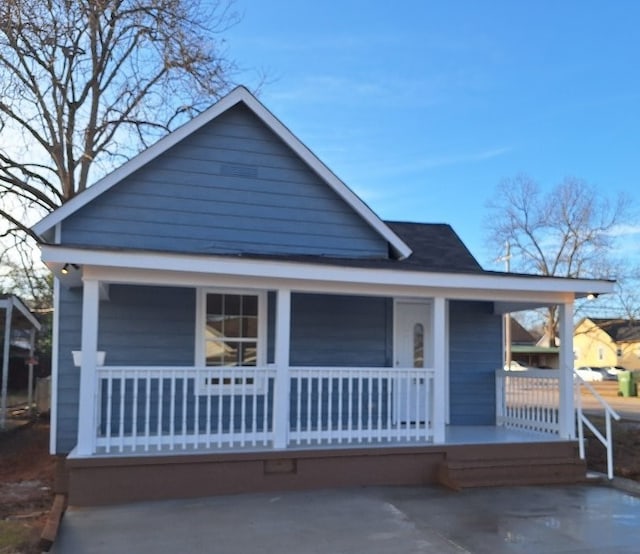 bungalow featuring a porch