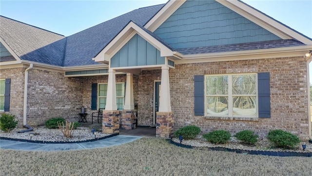 view of front of property with covered porch