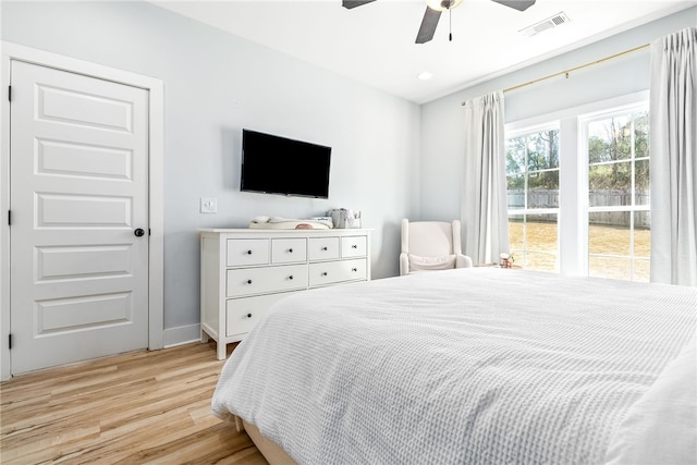 bedroom featuring visible vents, ceiling fan, baseboards, recessed lighting, and light wood-style floors