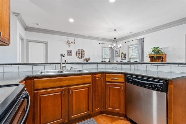 kitchen with dishwasher, an inviting chandelier, range with electric cooktop, crown molding, and sink