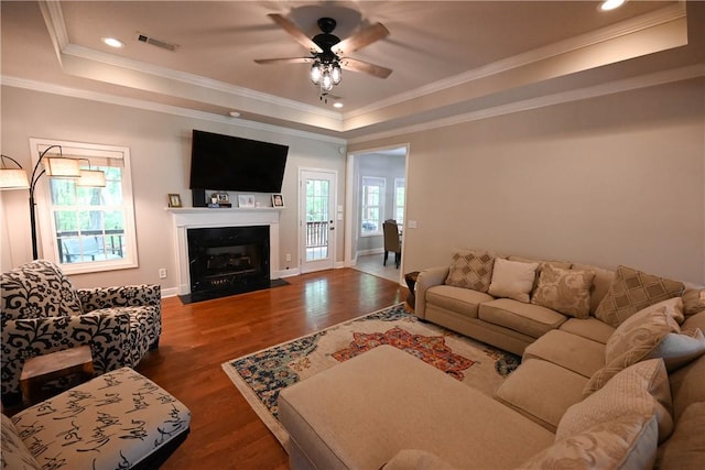 321 Saint James Dr, Auburn, AL 36830 - living area with visible vents, wood finished floors, recessed lighting, a tray ceiling, and a ceiling fan