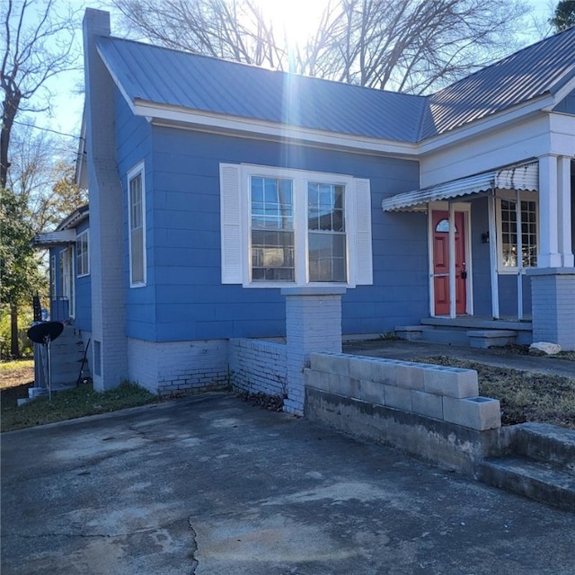 view of front of property