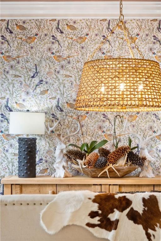 1540 Lakewood Pl, Auburn, AL 36801 - details featuring wallpapered walls