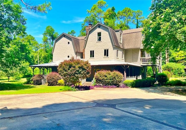 exterior space with a front yard