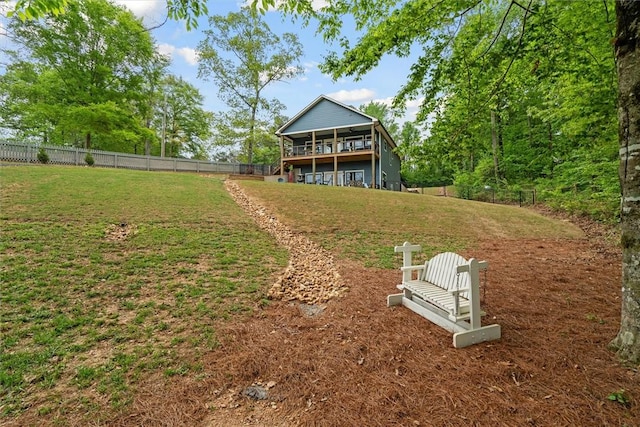 view of yard featuring fence