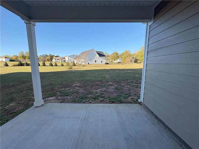 view of yard with a patio