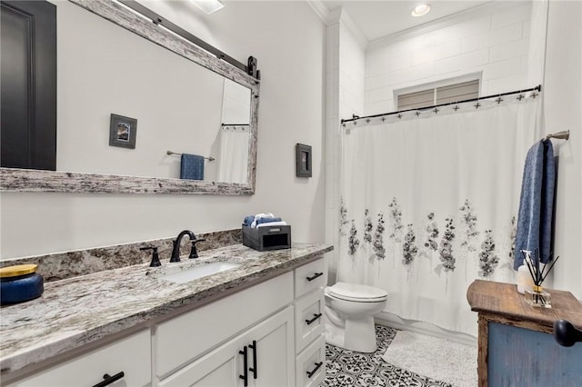 bathroom with vanity, a shower with curtain, tile patterned flooring, toilet, and ornamental molding