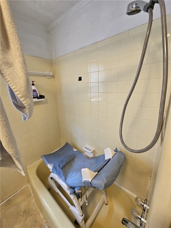 6507 22nd Ave, Valley, AL 36854 - full bath featuring shower / washtub combination