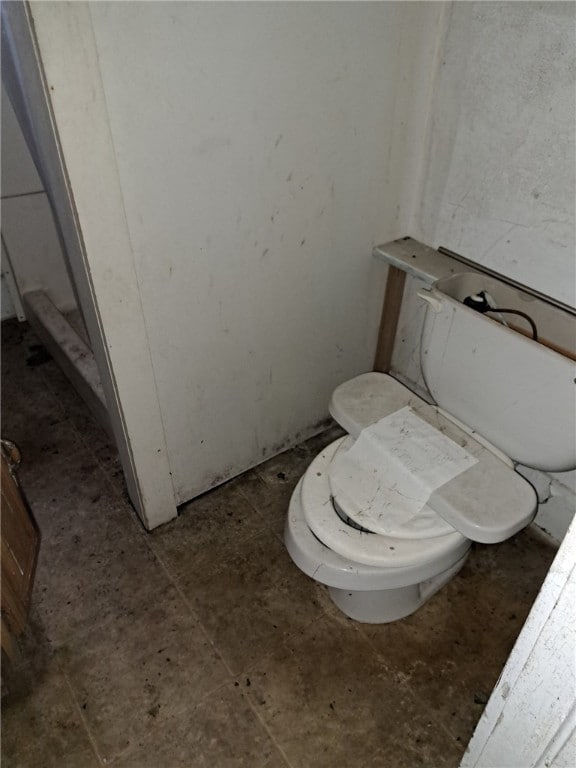 bathroom featuring toilet