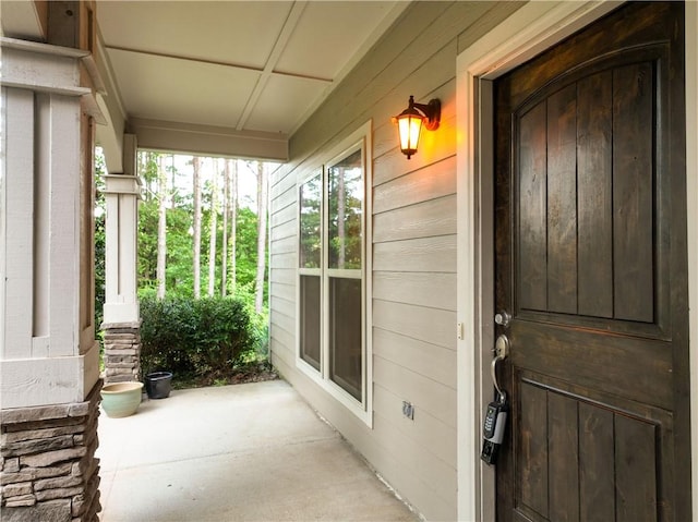2133 W Farmville Rd W, Auburn, AL 36879 - view of exterior entry featuring a porch