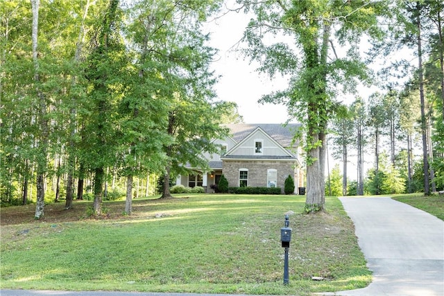 2133 W Farmville Rd W, Auburn, AL 36879 - greek revival house with a front yard and driveway