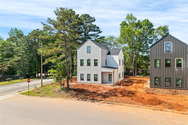 view of front facade featuring board and batten siding