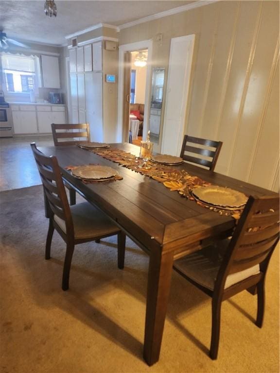 dining room with crown molding