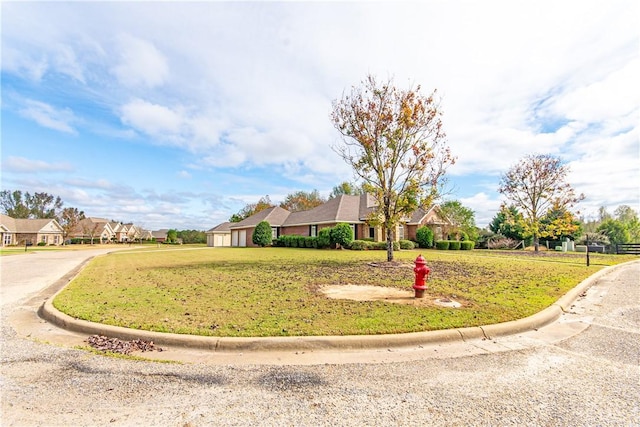 view of front facade with a front yard