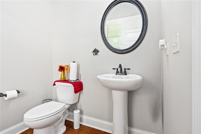 4164 Creekview Ct, Auburn, AL 36832 - bathroom featuring baseboards and wood finished floors