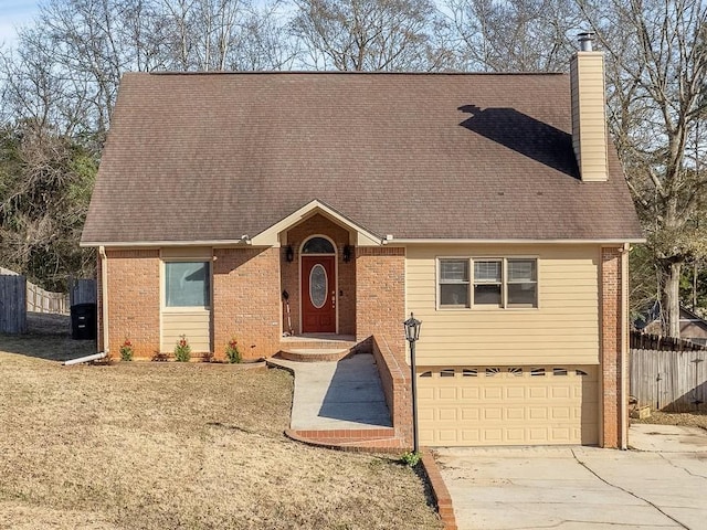 view of front facade featuring a garage