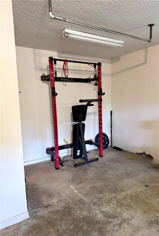 1202 Northgate Dr, Opelika, AL 36801 - view of garage