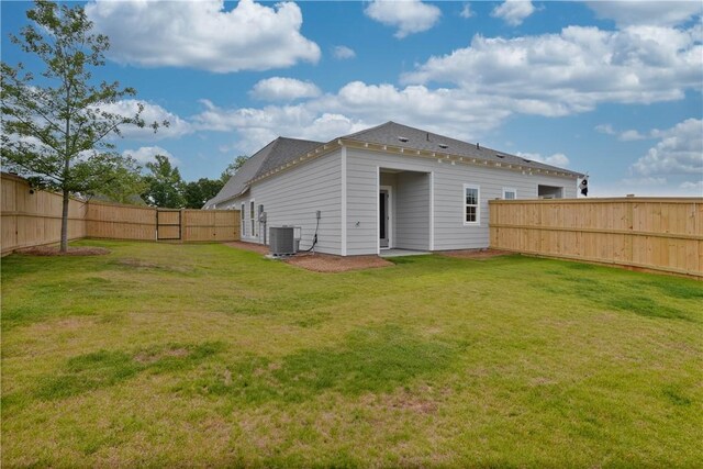 3228 Bradley Ln, Auburn, AL 36830 - rear view of house featuring a fenced backyard