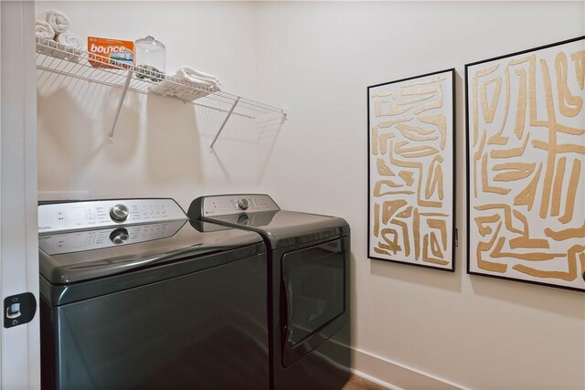 3228 Bradley Ln, Auburn, AL 36830 - laundry area with washing machine and dryer