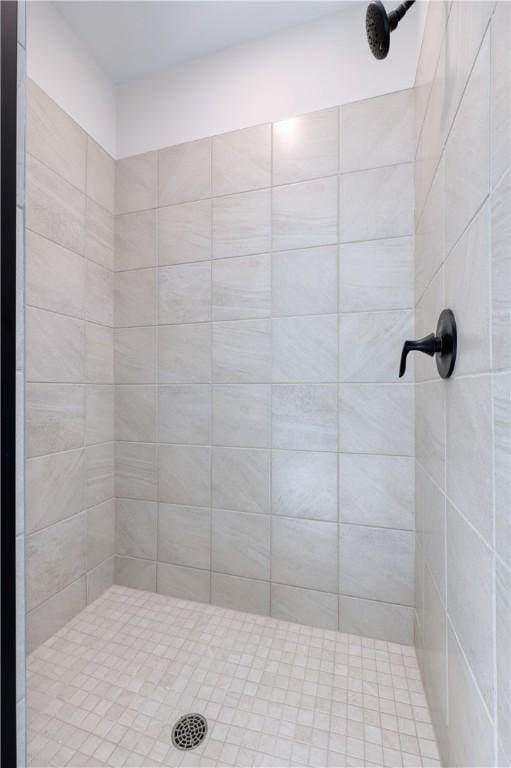204 Lee Rd Unit 2037, Salem, AL 36874 - full bath with a tile shower