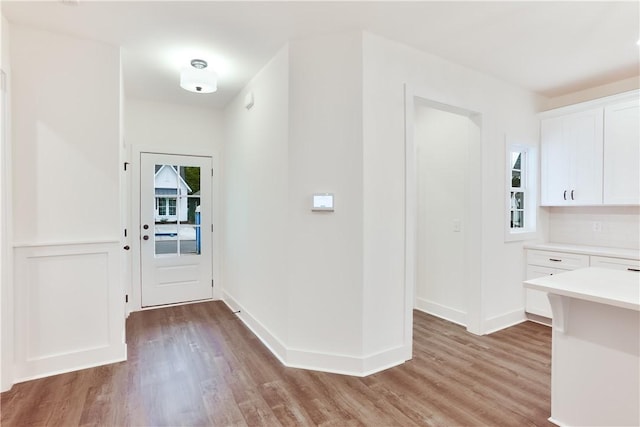 109 Hunters Way, Opelika, AL 36801 - foyer featuring light wood-style floors and baseboards