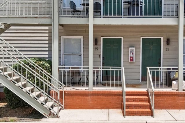 528 Genelda Ave Unit 19, Auburn, AL 36832 - entrance to property featuring a balcony and a porch