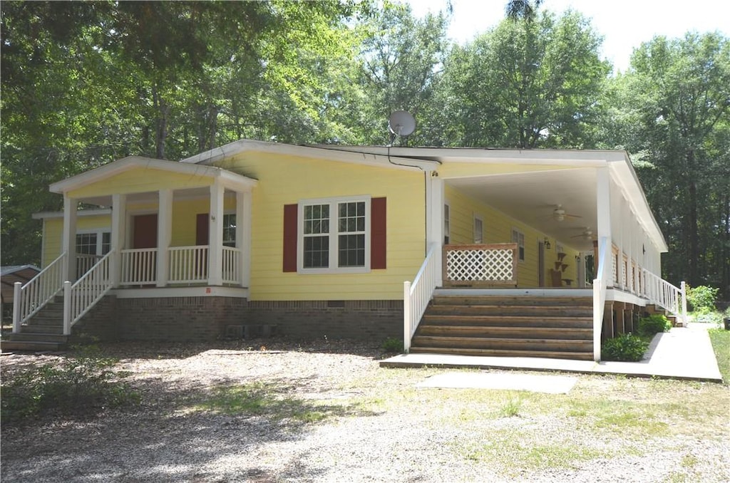 view of front facade with covered porch