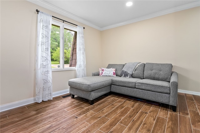 601 Overlook Dr, Opelika, AL 36801 - living room featuring recessed lighting, visible vents, baseboards, ornamental molding, and wood finished floors