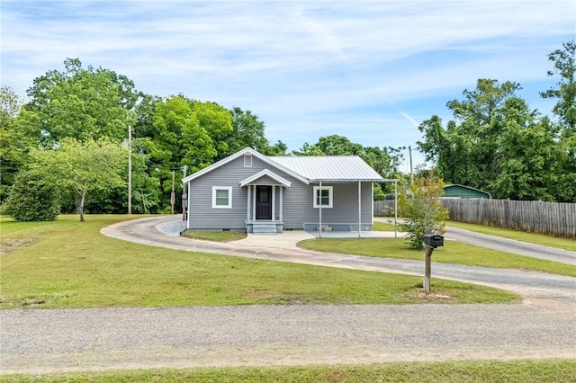 view of front of house with concrete driveway