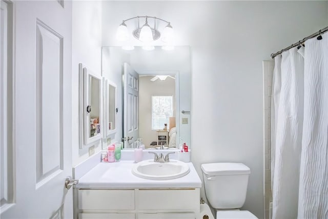 162 E University Dr Unit I201, Auburn, AL 36832 - full bath with vanity and a shower with curtain