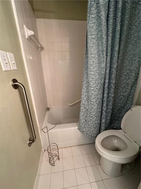 467 Southview Dr, Auburn, AL 36830 - bathroom with toilet, tile patterned floors, and shower / bathtub combination with curtain